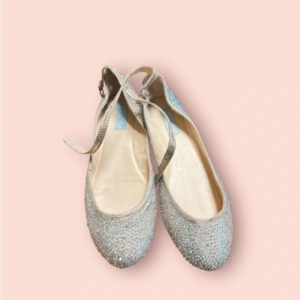 Blue by Betsey Johnson Crystal Ballet Flat Size 7.5 - Picture 2 of 5